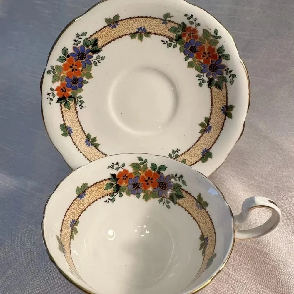 Antique Aynsley Cup and Saucer set fine bone china - Picture 2 of 4